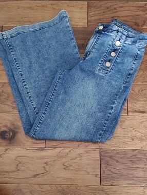Laura Women's Flare Wide Leg Jeans High Rise Denim Button Detail Size 6